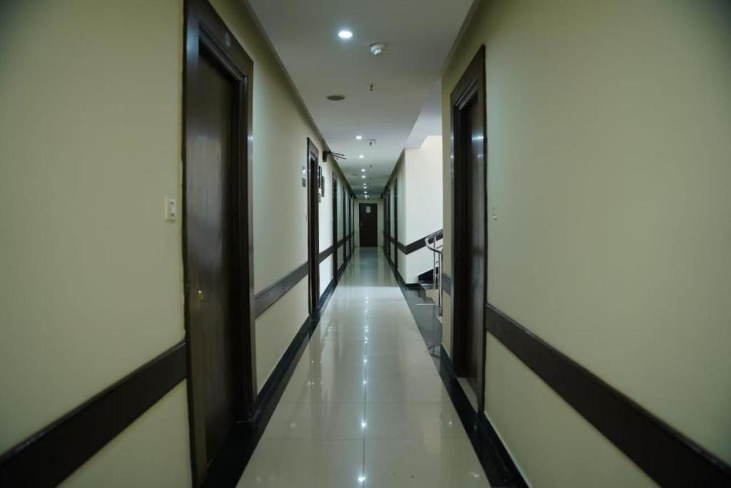 Blossom Rooms Hotel Vashishtha - Free Lunch Or Dinner- Free Breakfast Hyderabad Eksteriør bilde