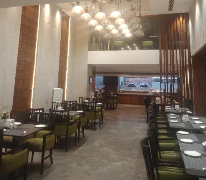Blossom Rooms Hotel Vashishtha - Free Lunch Or Dinner- Free Breakfast Hyderabad Eksteriør bilde