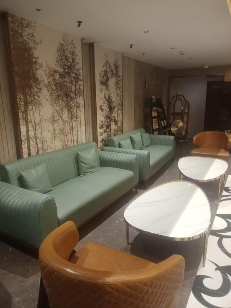 Blossom Rooms Hotel Vashishtha - Free Lunch Or Dinner- Free Breakfast Hyderabad Eksteriør bilde