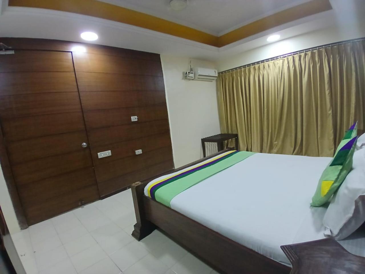 Blossom Rooms Hotel Vashishtha - Free Lunch Or Dinner- Free Breakfast Hyderabad Eksteriør bilde