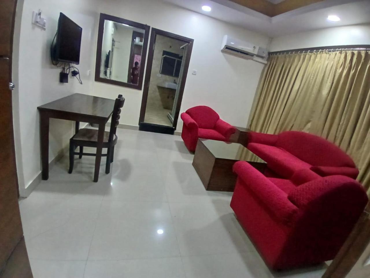 Blossom Rooms Hotel Vashishtha - Free Lunch Or Dinner- Free Breakfast Hyderabad Eksteriør bilde