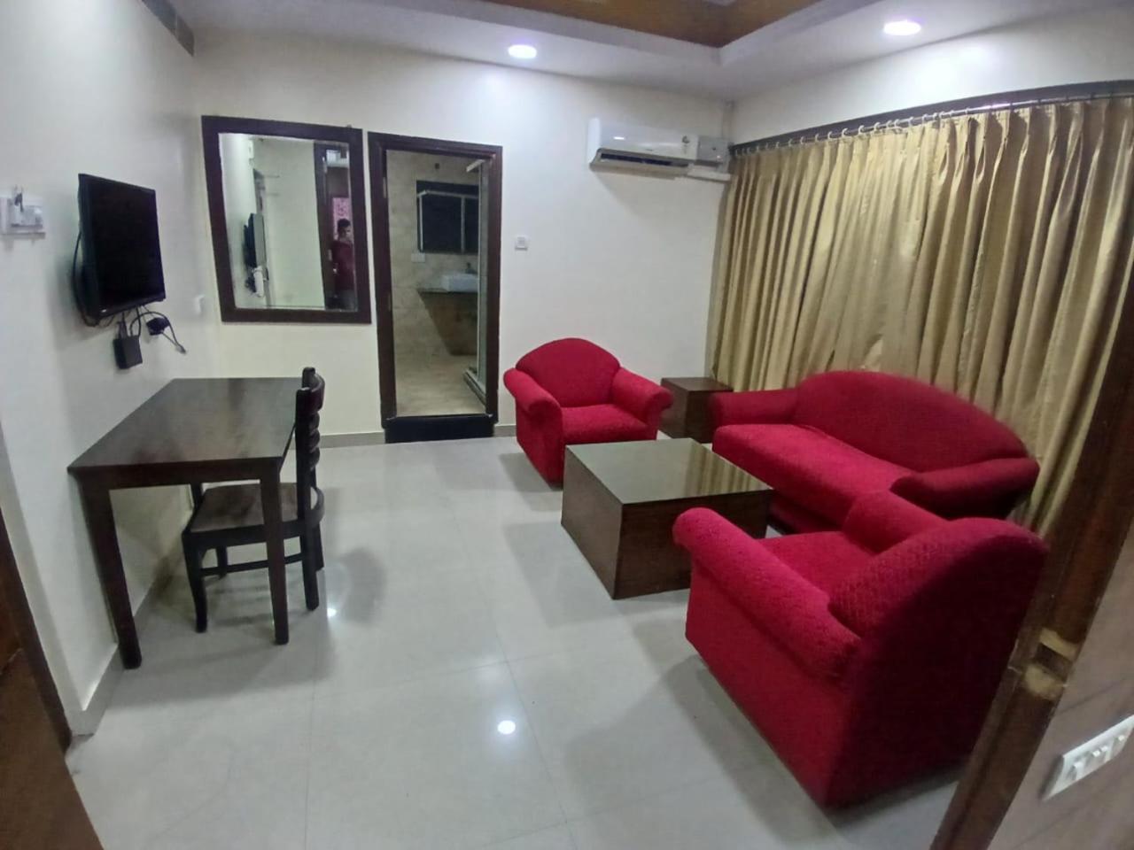 Blossom Rooms Hotel Vashishtha - Free Lunch Or Dinner- Free Breakfast Hyderabad Eksteriør bilde