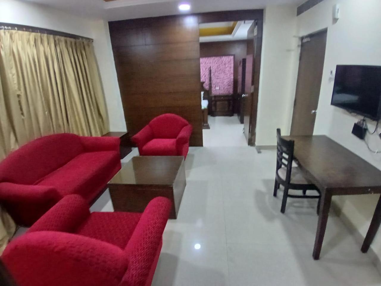 Blossom Rooms Hotel Vashishtha - Free Lunch Or Dinner- Free Breakfast Hyderabad Eksteriør bilde